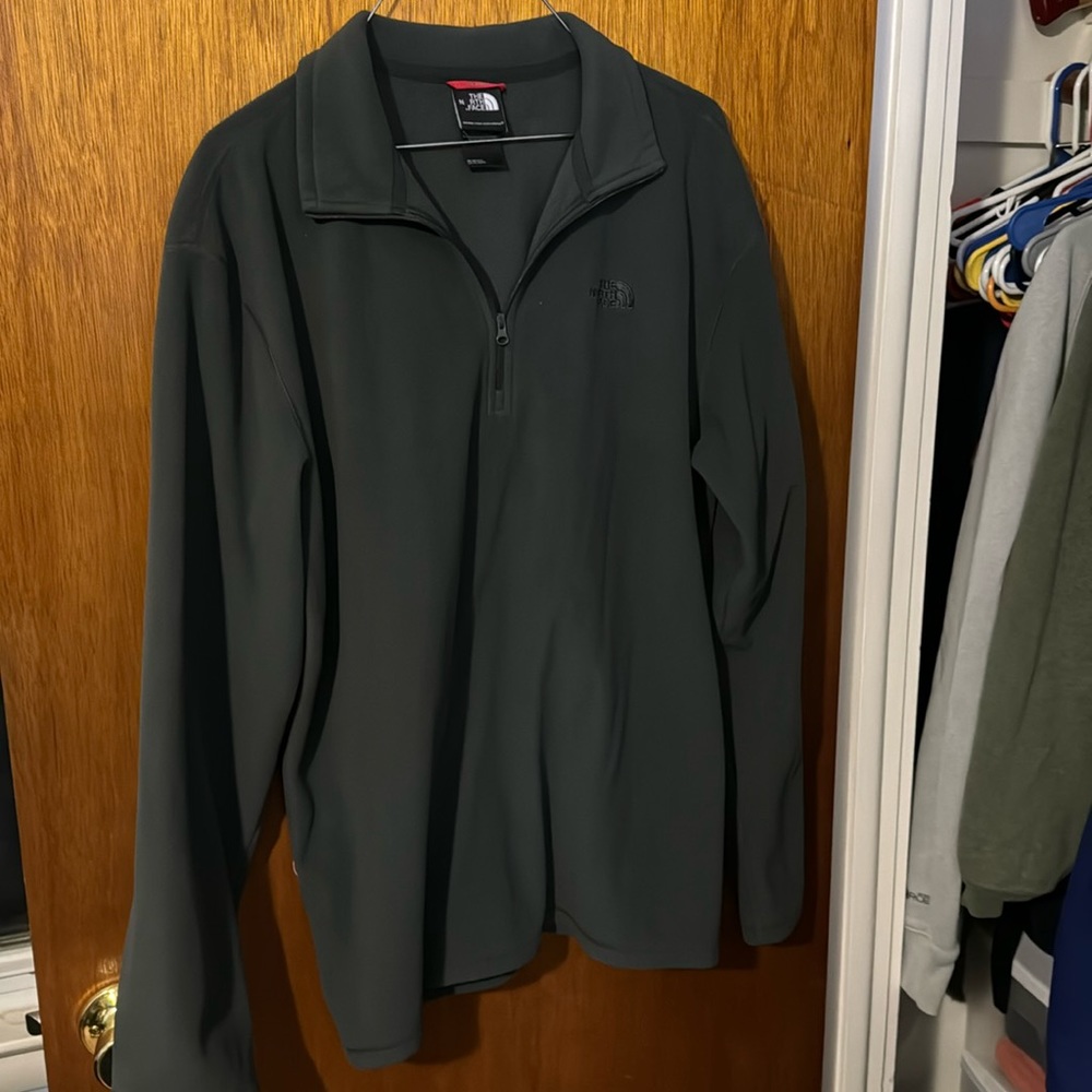 North Face Men’s Large pull over Grey
